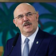 Ministro de Educación de Brasil renuncia tras escándalo con evangélicos
