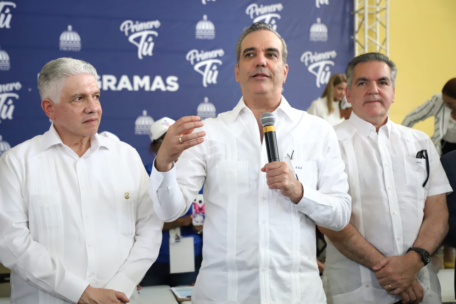 Abinader encabeza jornada de inclusión social en Santiago; entrega obras