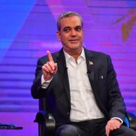 Abinader: "Ningún dominicano que sabe inglés está bajo el nivel de pobreza"