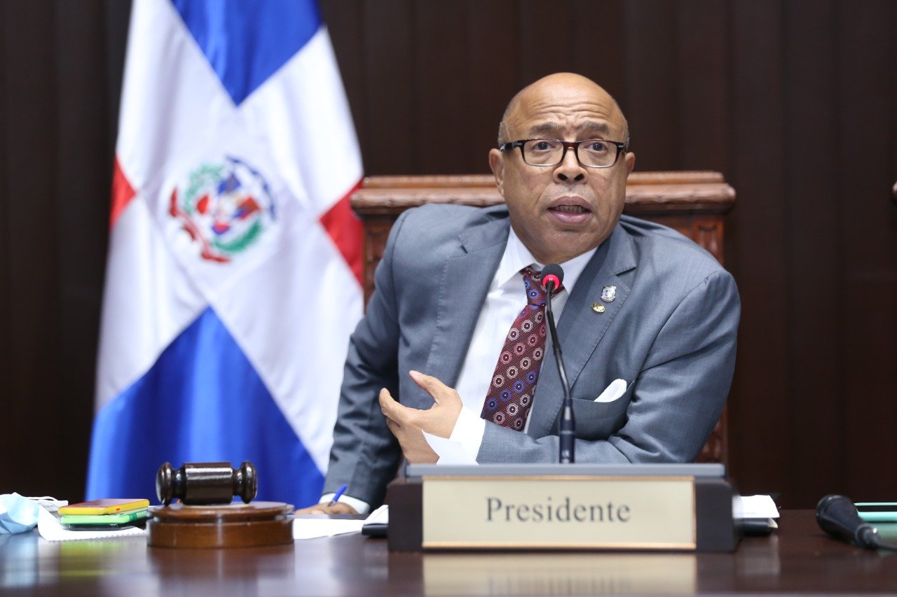 Pacheco dice propondrán modificaciones al proyecto de ley de extinción de dominio