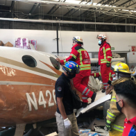 Avioneta se estrella contra supermercado en México y causa varios heridos