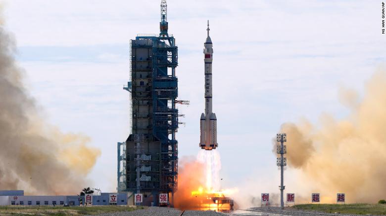 China enviará seis astronautas a su estación espacial este 2022