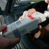 Hombre registra un nuevo récord mundial de alcoholemia y lo descubre tras chocar su vehículo
