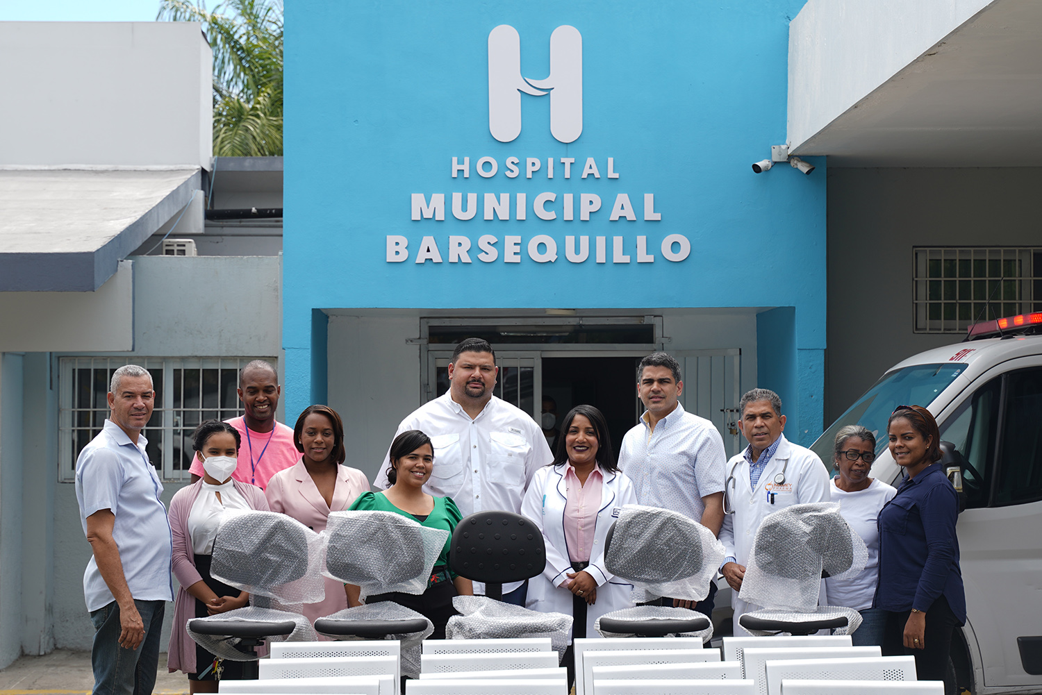 Fundación Refidomsa dona equipo de laboratorio al hospital de Barsequillo