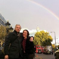 Novia de Julian Assange anuncia la fecha de su boda en la prisión de Belmarsh
