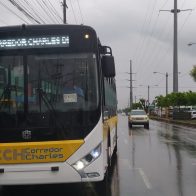 Apedrean siete autobuses del nuevo corredor de la Charles de Gaulle