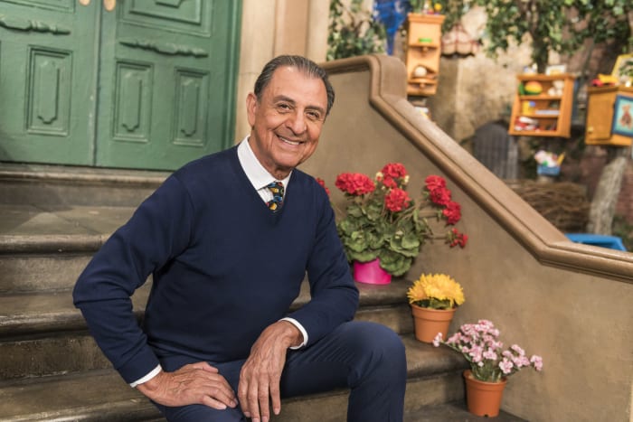 Muere a los 81 años el actor y cantante de la serie infantil 'Plaza Sésamo' Emilio Delgado
