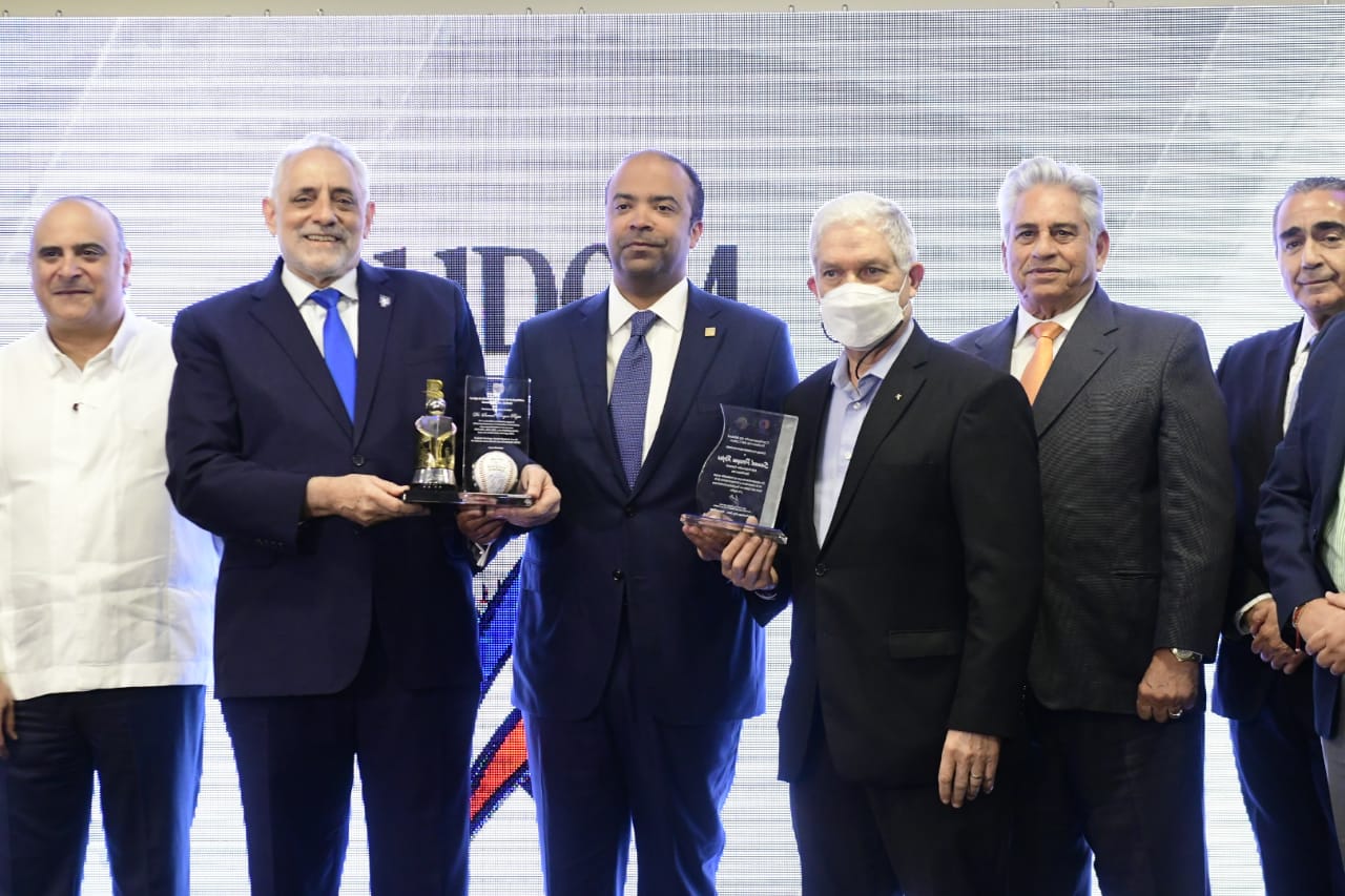 LIDOM reconoce apoyo del administrador de Banco de Reservas al béisbol profesional
