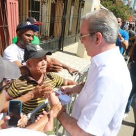 El presidente Luis Abinader mantiene una buena popularidad.