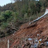 Descartan la presencia de componentes explosivos en el sitio del accidente del Boeing 737 en China