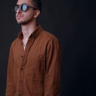 Rafael Melgen, un artista que recita canciones cuyos versos son poesía