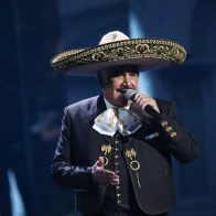 Televisa estrenará serie de Vicente Fernández, pese a demanda de la familia