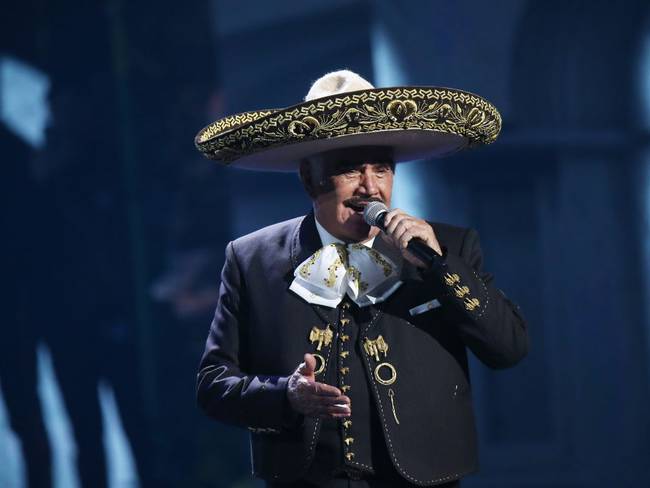 Televisa estrenará serie de Vicente Fernández, pese a demanda de la familia