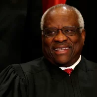 Un juez de la Corte Suprema de EEUU fue hospitalizado por una infección