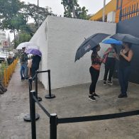 Venezolanos denuncian son tratados “como animales” en Embajada de Venezuela en RD