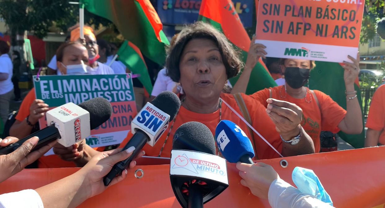 Movimiento de Mujeres Trabajadoras se declara en rebeldía ante "modelo económico y político explotador"