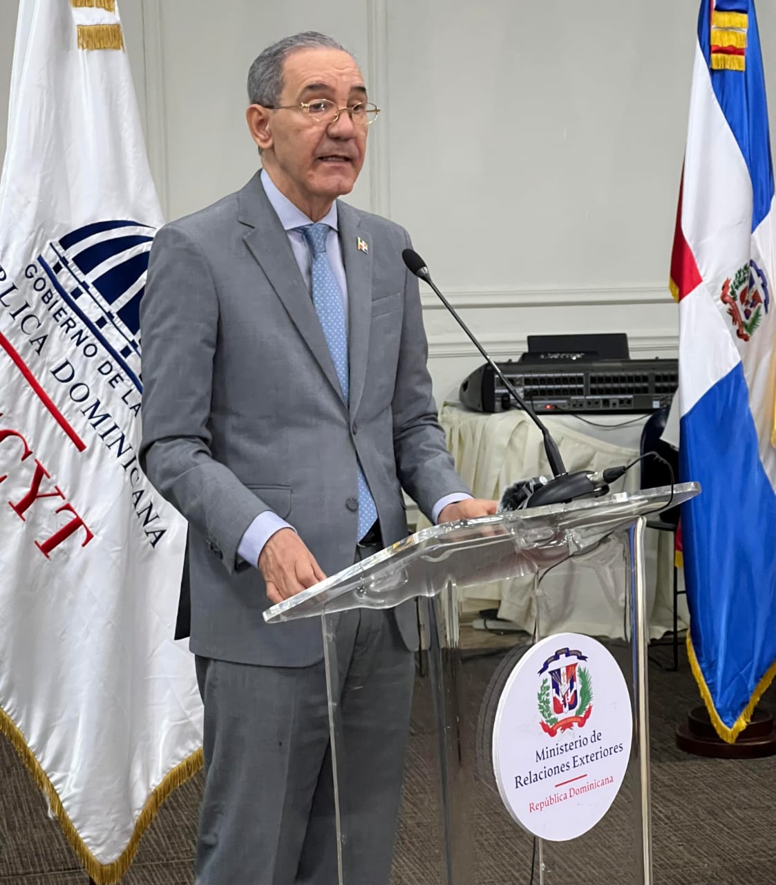 Anuncian segunda convocatoria para el otorgamiento de Becas Internacionales a profesionales dominicanos