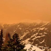 Una capa de arena y barro proveniente del Sáhara cubre España y tiñe sus cielos de naranja