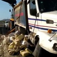 Ocupan 119 pacas de marihuana en camión que transportaba material de construcción