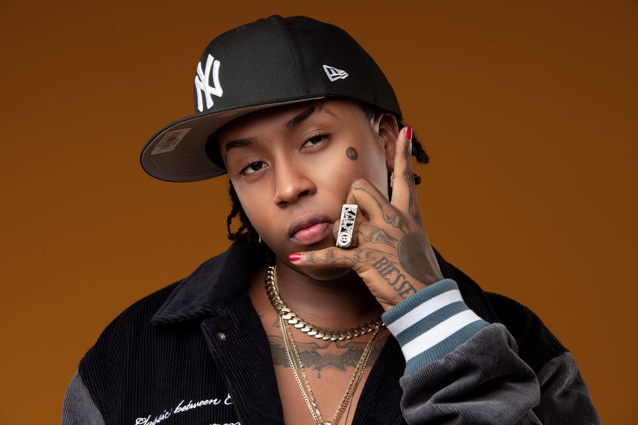 Kaly Ocho “La Bola Negra” se posiciona como artista en el género urbano