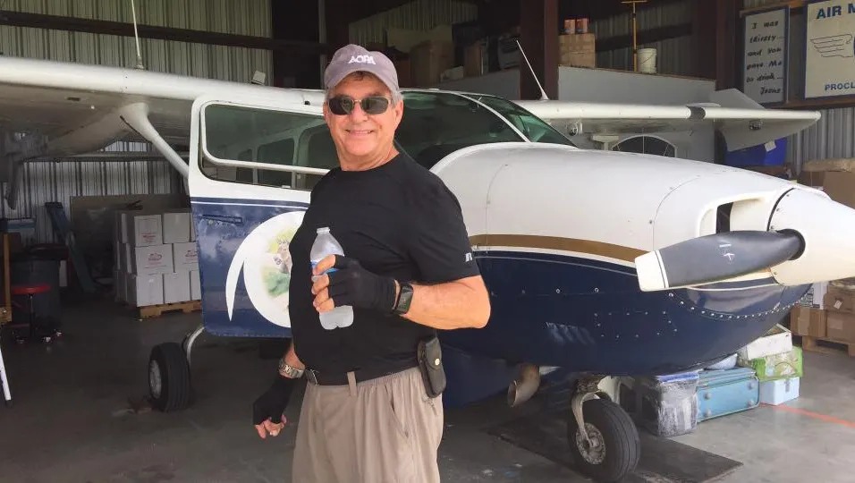 "Piloto misionero" lleva el milagro del agua potable a refugiados ucranianos