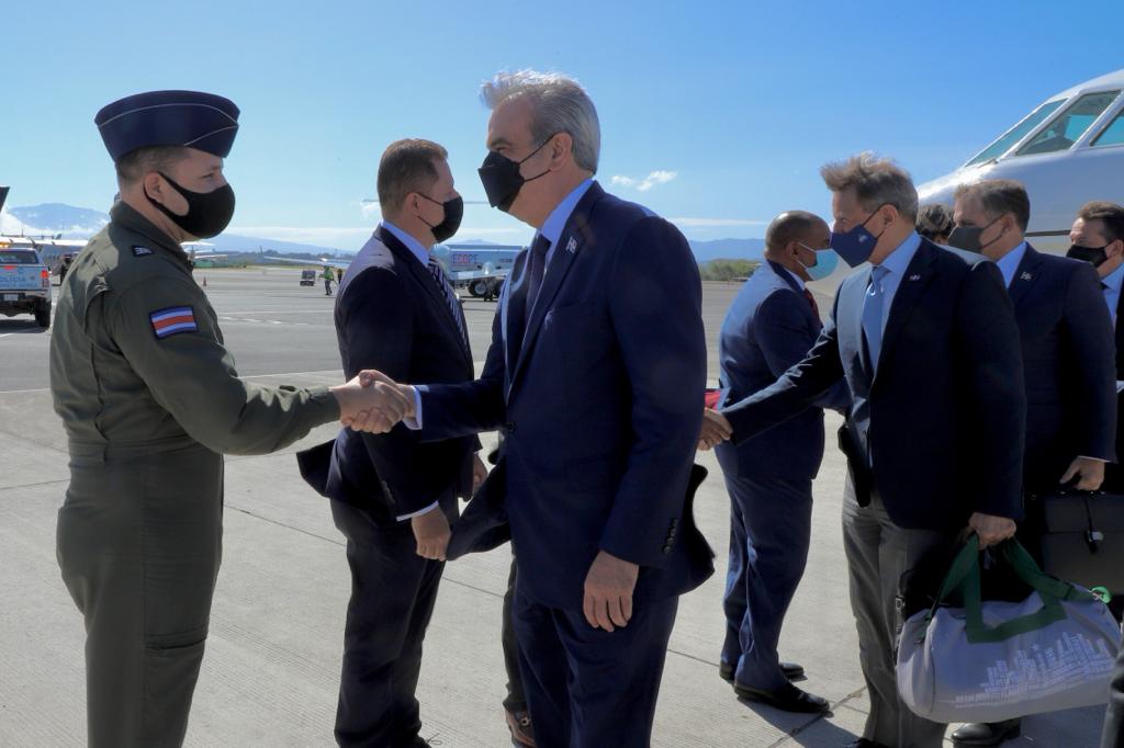 Luis Abinader llega a Costa Rica