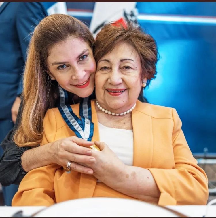 Hace diez días doña Rosa celebró sus 82 años junto a su familia