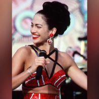A 25 años del estreno de la película, Jennifer Lopez celebra a Selena Quintanilla