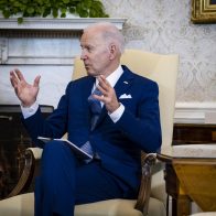 Biden prohibirá hoy las importaciones de petróleo de Rusia, según medios