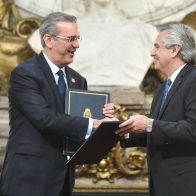 Presentadora arremete contra presidente argentino tras comentario de Abinader