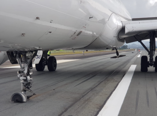 Avión repleto de pasajeros aterriza de emergencia en aeropuerto de Colombia