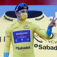 Sancionan a ciclista Remco Evenepoel por pasarse de velocidad con el coche