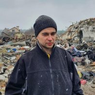 Bajo las bombas en Ucrania, Oleg llora a su mujer y desea el "infierno" para Putin