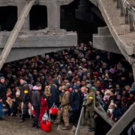 Ucrania acusa a Rusia de romper un acuerdo para evacuaciones este martes
