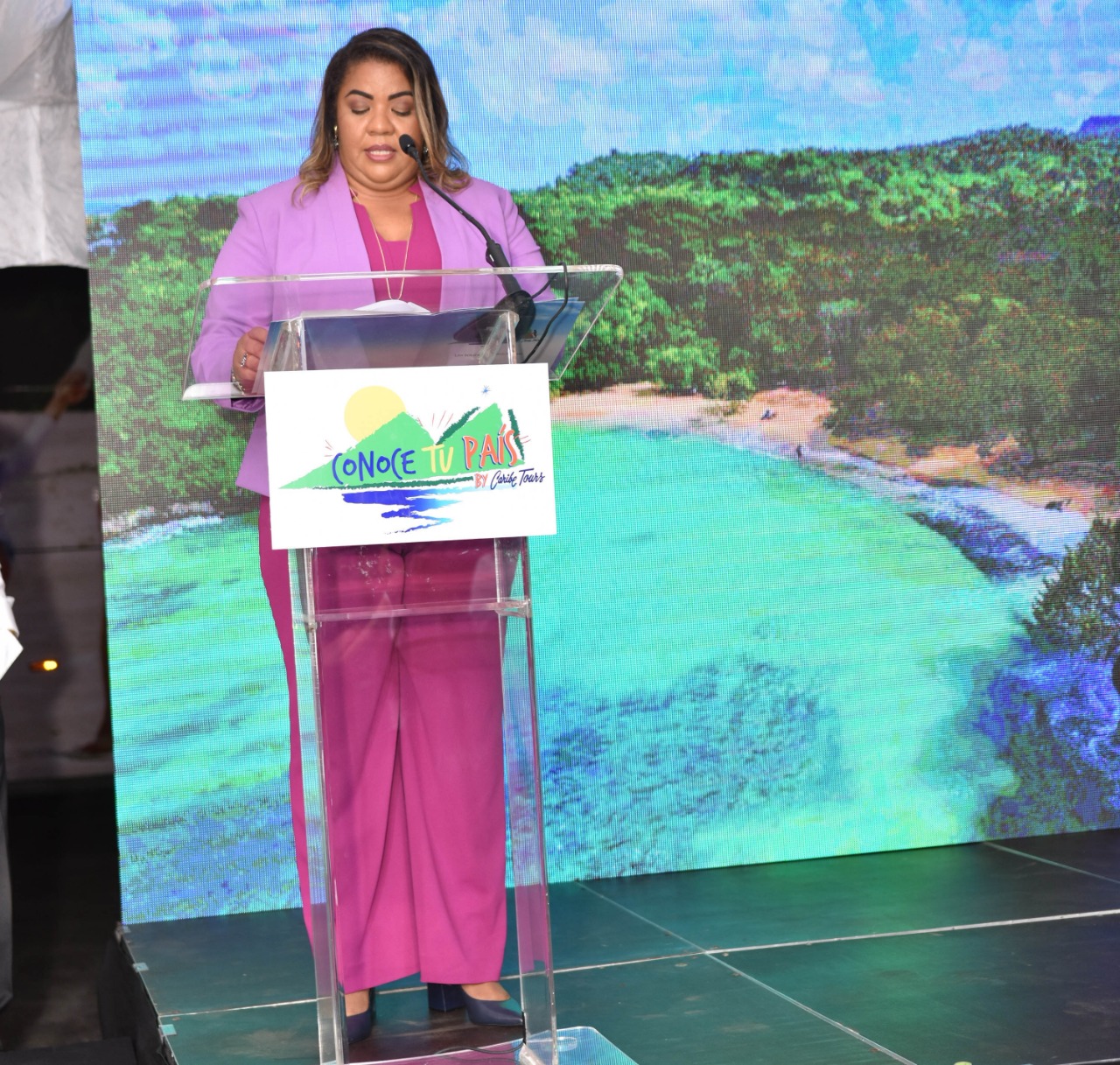 Caribe Tours presenta proyecto turístico “Conoce tu País”