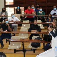 Capacitan empresas para mejorar el trato hacia las personas con condiciones especiales