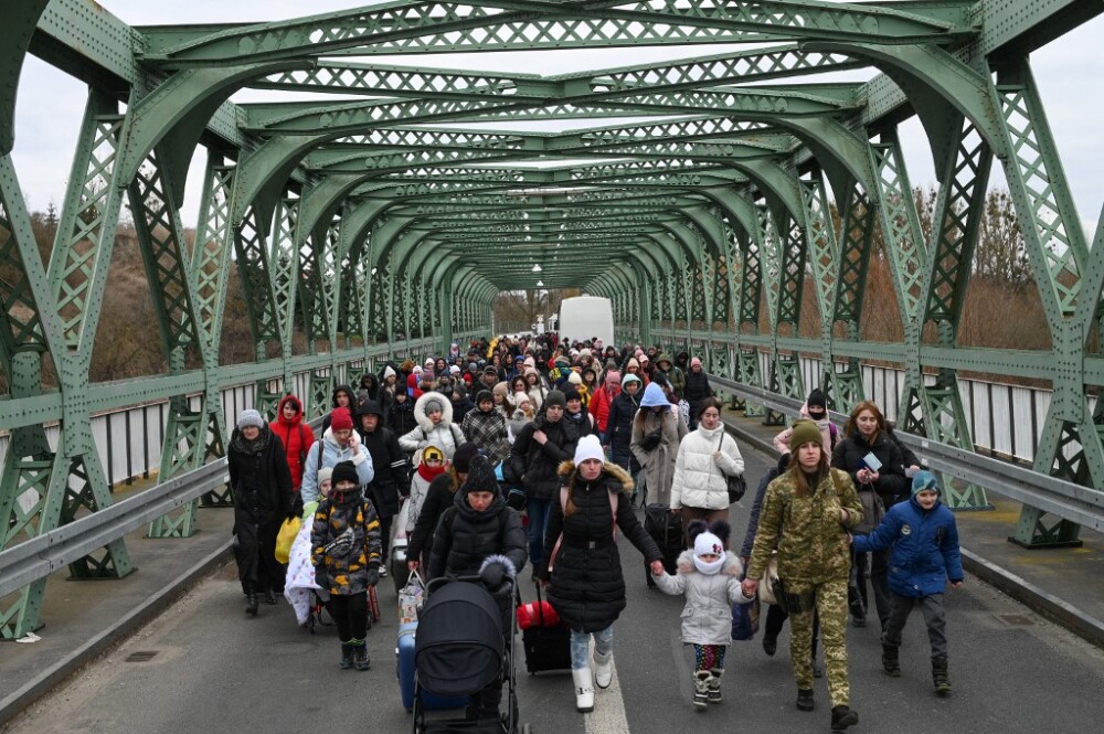 A un mes de invasión: Más de 3,6 millones de refugiados se reparten por Europa