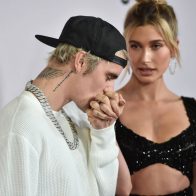 Hailey Baldwin, la esposa de Justin Bieber, sufrió accidente cerebrovascular
