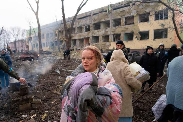 La bloguera ucraniana embarazada y herida en Mariupol dio a luz una niña