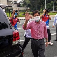 Hijo del dictador filipino debe US$3,900 millones en impuestos