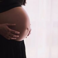 Informe señala que casi la mitad de embarazos en el mundo no son intencionales
