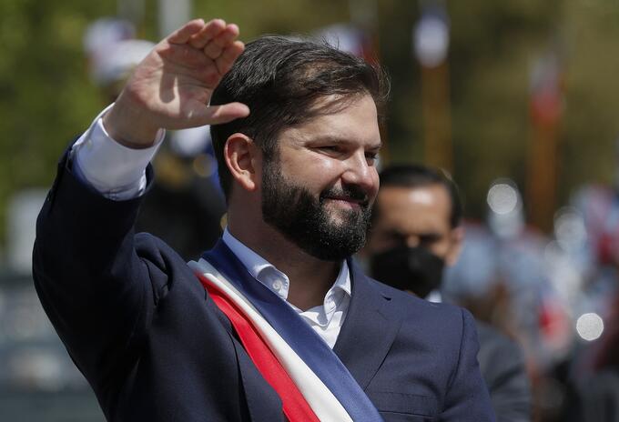Boric asume como presidente en busca de un cambio "profundo" para Chile
