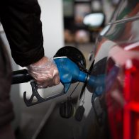 Alemania pagará 300 euros a contribuyentes y rebajará combustible