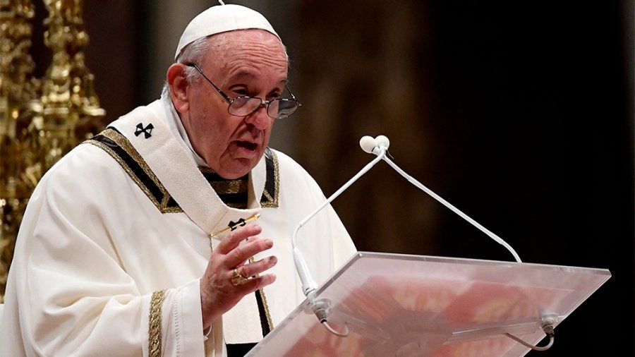 El papa pide compromiso de todos para que cese "esta guerra repugnante"
