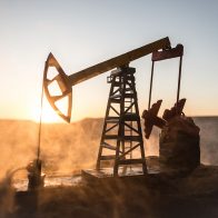 Petróleo de Texas sube un 6,7 % y se sitúa en 100,60 dólares el barril