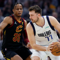 Mavericks derrotan a Cleveland y clasifica a la postemporada de la NBA