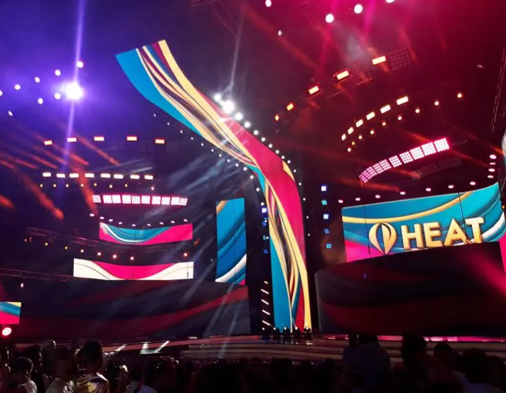 De Último Minuto y Alofoke Radio Show transmitirán hoy en vivo la alfombra roja rulay de Premios HEAT 2023
