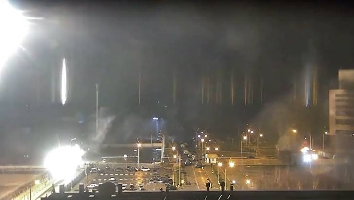 Ucrania afirma que incendio en central nuclear está "dentro de las normas"