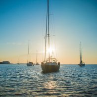 Asaltan ocupantes de un velero en Boca Chica; autoridades investigan caso