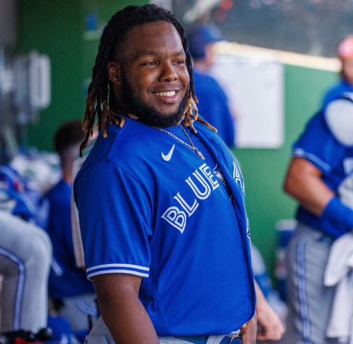 ¡Atrás, atrás, atrás! Vladimir Guerrero Jr. debuta con un cuadrangular descomunal